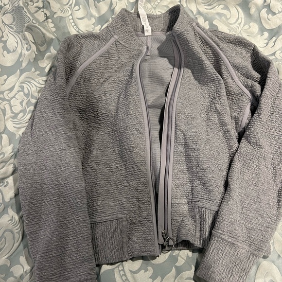 Lulu bomber - Picture 1 of 3